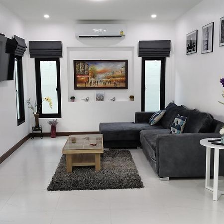 Private Pool Villa With Jacuzzi At Royal Park Village - Walk To The Beach - 6 People - Max 3 Males (Adults Only) Pantai Jomtien Bagian luar foto
