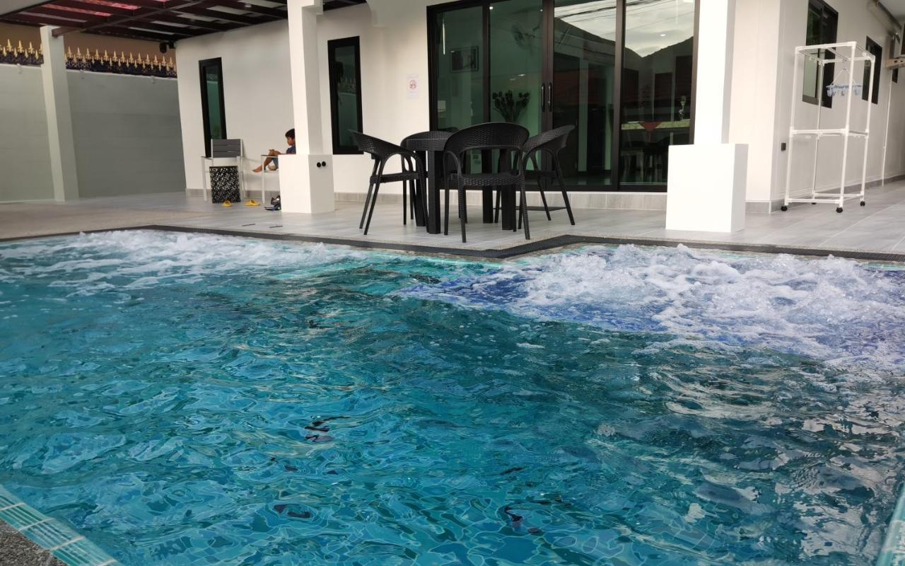Private Pool Villa With Jacuzzi At Royal Park Village - Walk To The Beach - 6 People - Max 3 Males (Adults Only) Pantai Jomtien Bagian luar foto