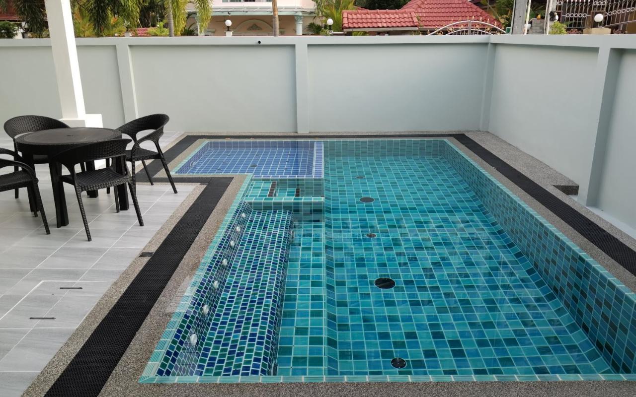 Private Pool Villa With Jacuzzi At Royal Park Village - Walk To The Beach - 6 People - Max 3 Males (Adults Only) Pantai Jomtien Bagian luar foto