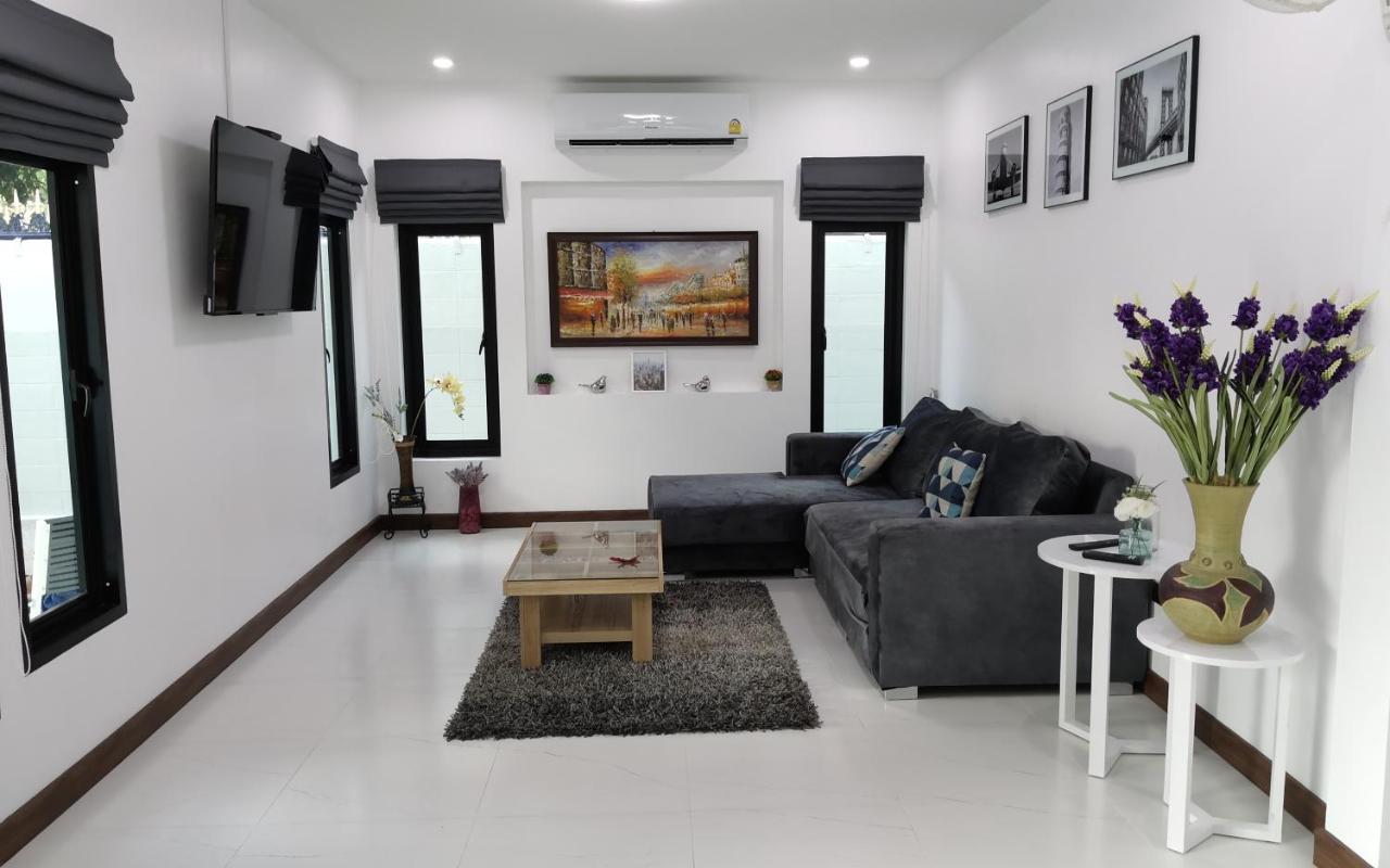 Private Pool Villa With Jacuzzi At Royal Park Village - Walk To The Beach - 6 People - Max 3 Males (Adults Only) Pantai Jomtien Bagian luar foto